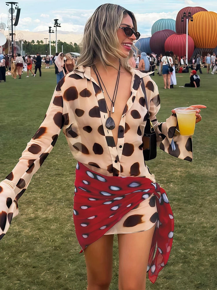 Vestido midi con abertura lateral y estampado de puntos — Mujer Y2K verano 2026