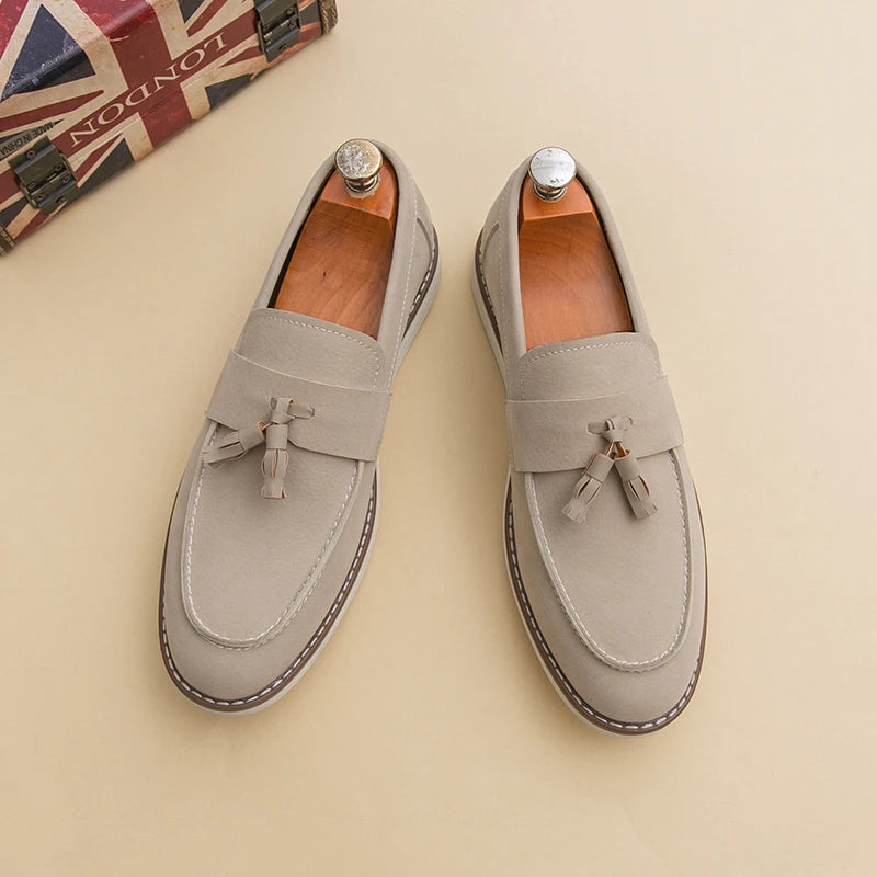 Mocasines con borlas para hombre — Cuero ante, zapatos de conducción cómodos y elegantes