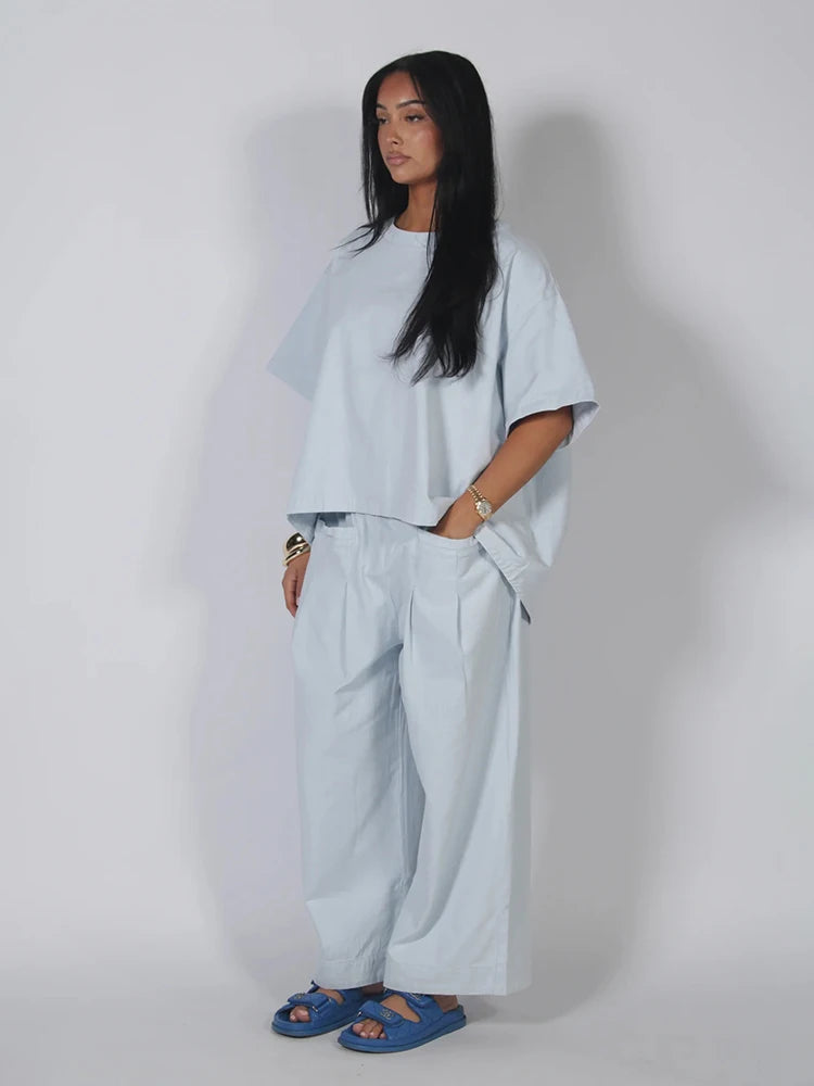 Conjunto vaquero oversize mujer — Top manga corta cuello redondo y pantalón pierna ancha 2026