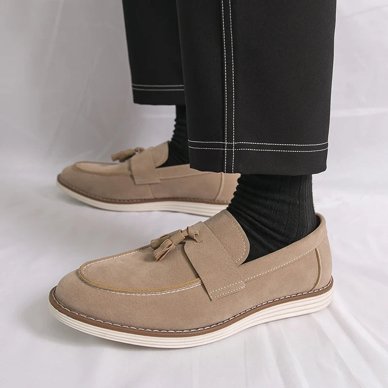 Mocasines con borlas para hombre — Cuero ante, zapatos de conducción cómodos y elegantes
