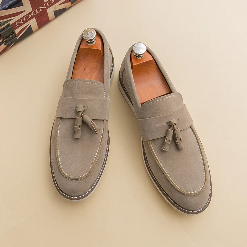 Mocasines con borlas para hombre — Cuero ante, zapatos de conducción cómodos y elegantes