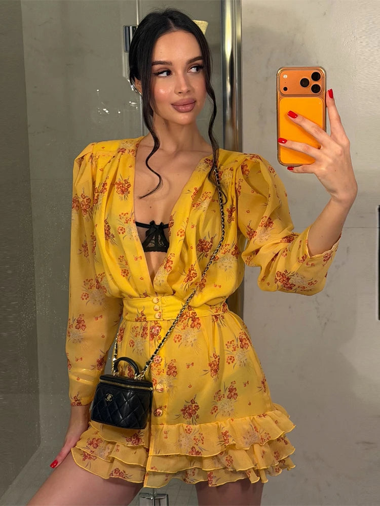 Vestido mini floral con mangas abullonadas y volantes — Mujer verano 2026