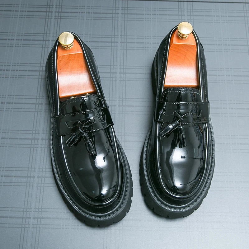 Zapatos de plataforma para hombre — Mocasines formales negros con suela gruesa, boda y oficina