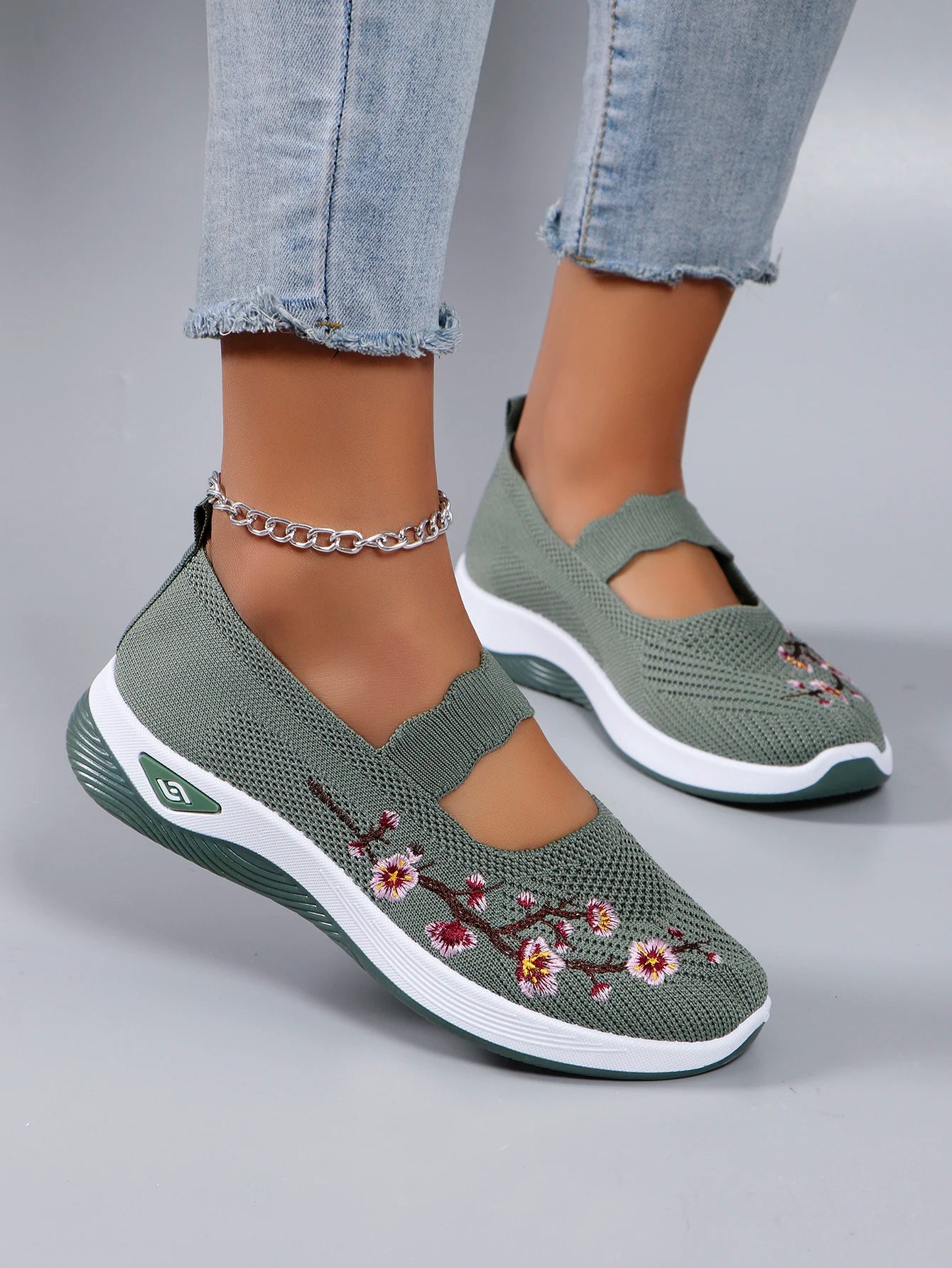 Zapatillas deportivas planas para mujer — Transpirables y cómodas, verano 2026