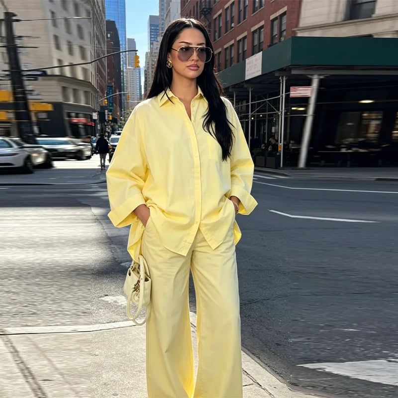 Conjunto oversize de camisa y pantalón ancho para mujer — Streetwear cómodo 2026