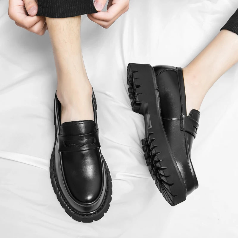Zapatos de plataforma para hombre — Mocasines formales negros con suela gruesa, boda y oficina